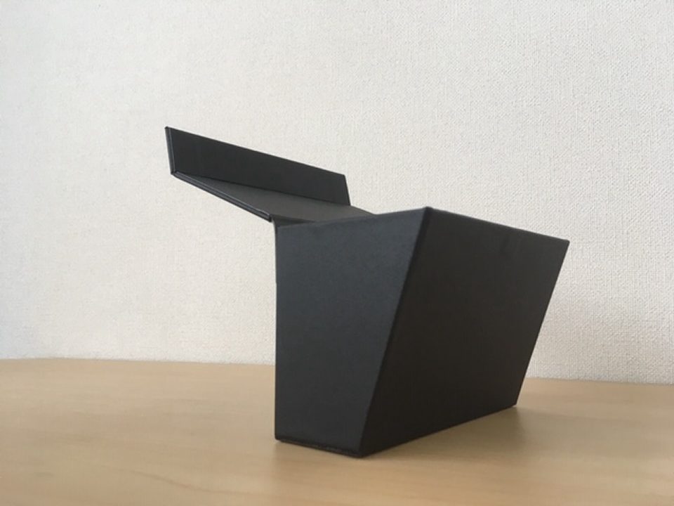 美容機器の製品箱（変形式貼り箱）