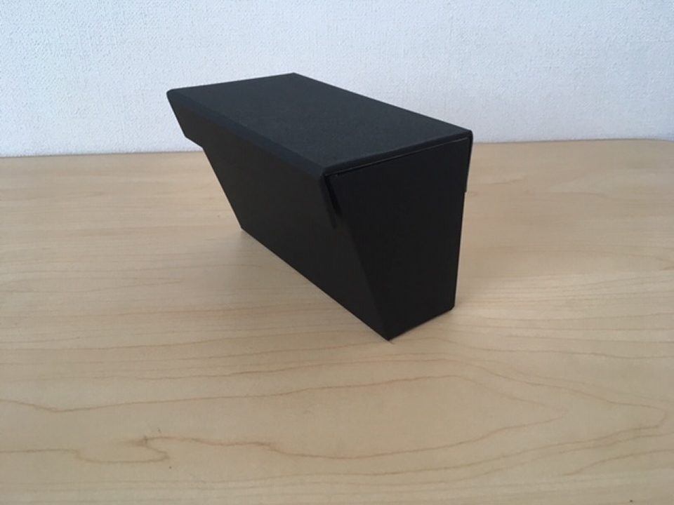 美容機器の製品箱（変形式貼り箱）