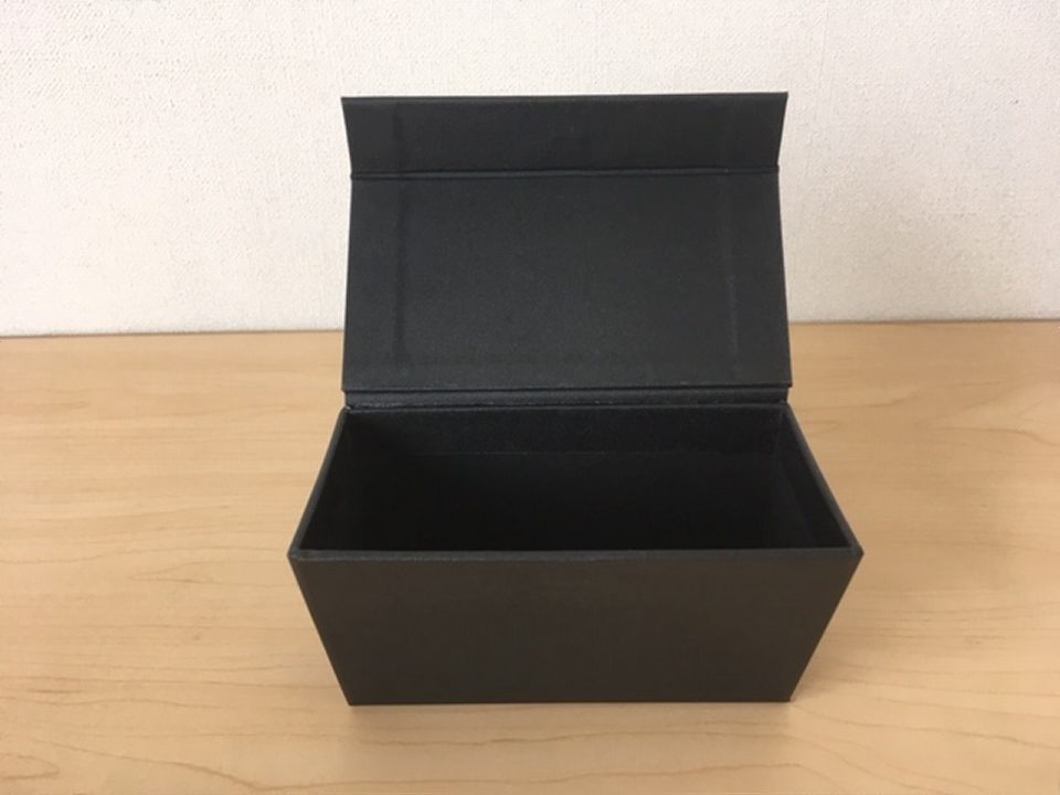 美容機器の製品箱（変形式貼り箱）