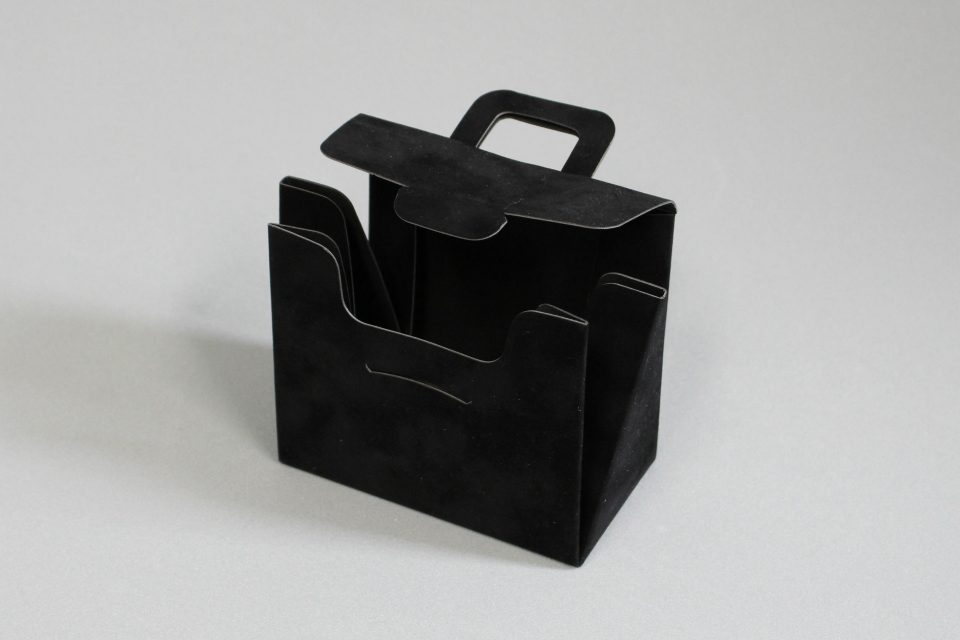 コスメのパッケージ（バッグ風組み箱（フロッキー仕上げ））
