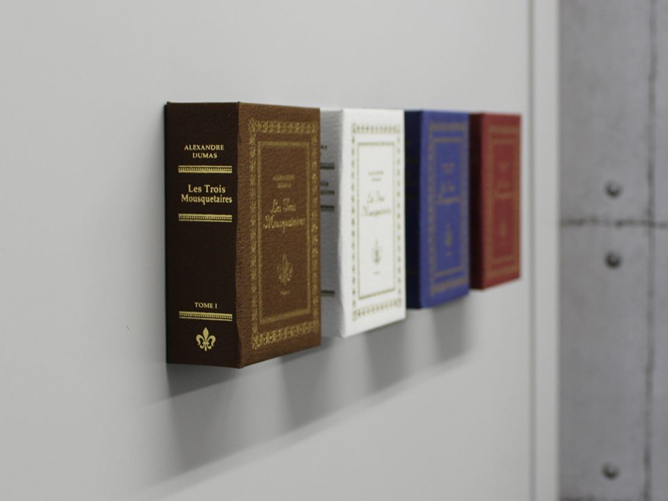 洋書型マグネット付き ペン立て 自社企画商品