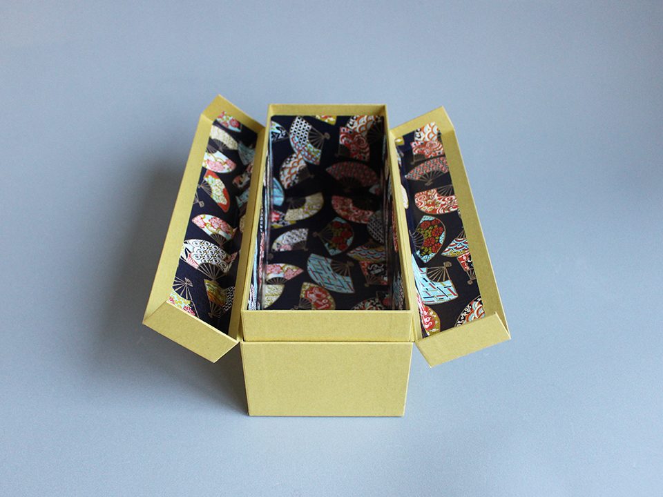 お酒の箱（両開き/観音開き式貼り箱）