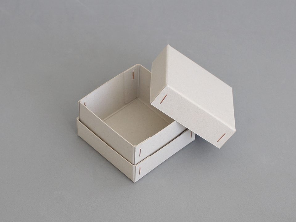 陶器の箱（インロー式ステッチャー箱）