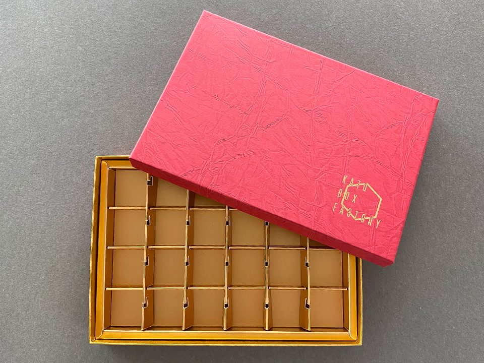 お菓子の箱（インロー式（隙間空き） ）
