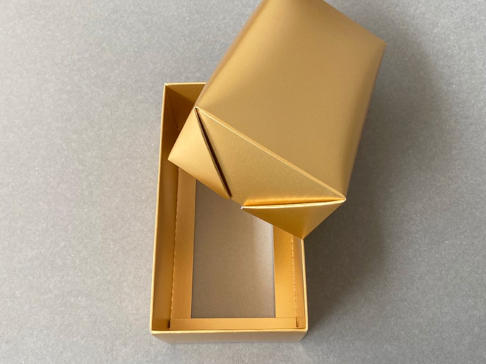 カステラの箱（角まる組み箱）
