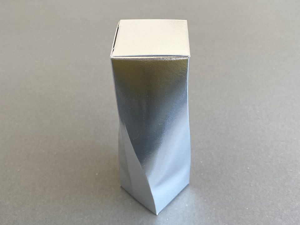 コスメ用の箱（変形下組み箱）