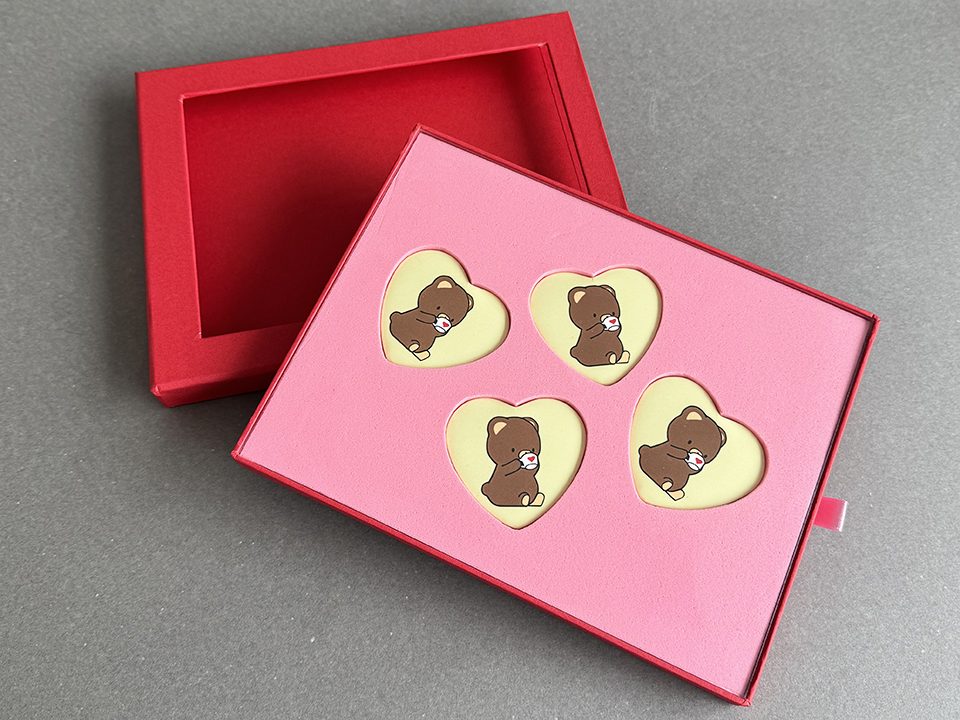 ハート缶バッジ用の箱（引出し式貼り箱/窓付き）