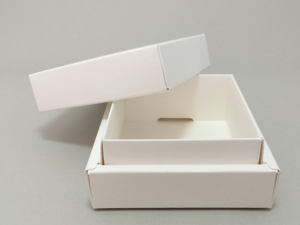 インロー式 オリジナルの紙箱 貼箱を製造する加藤紙器製作所